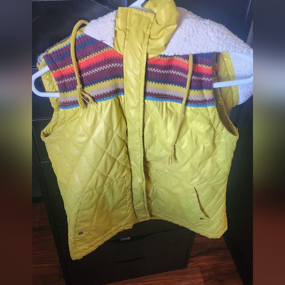 Mossimo Supply Co. Yellow Quilted Hooded Vest with Multicolor Knit Yoke